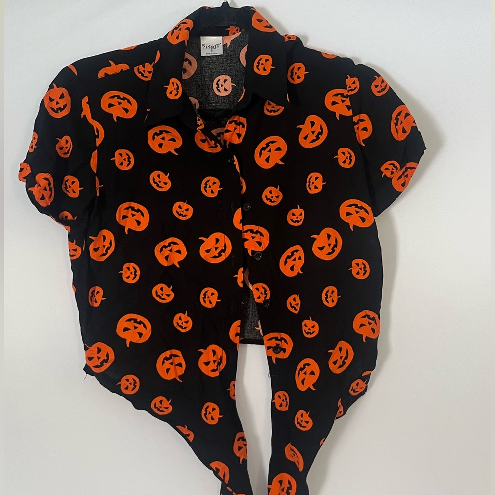 Small Black Button Up short sleeve with Pumpkins